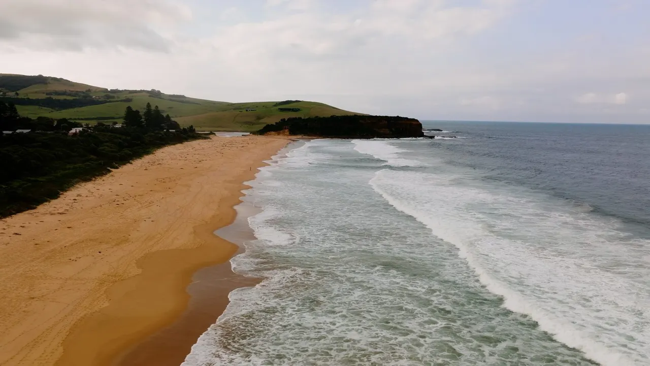 Ali & Matt at Crooked River Wines, Gerringong, wedding film frame 1