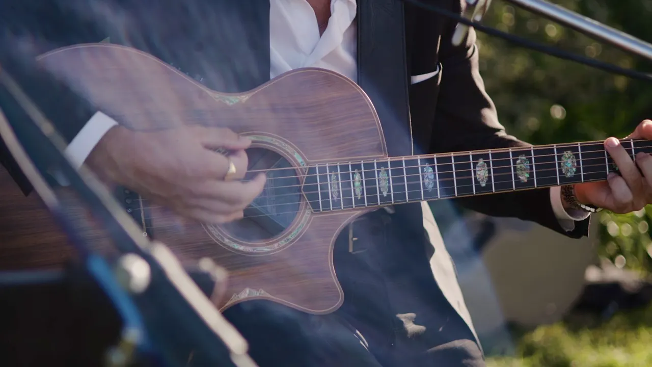 Ali & Matt at Crooked River Wines, Gerringong, wedding film frame 10