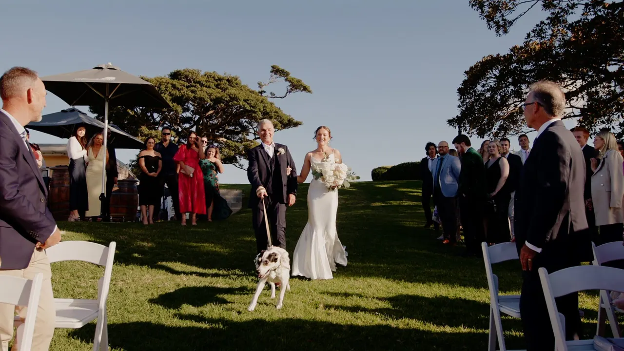 Ali & Matt at Crooked River Wines, Gerringong, wedding film frame 17