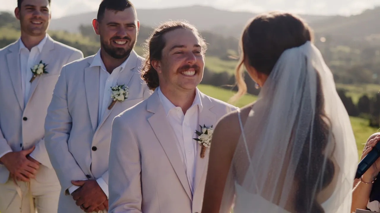 Ali & Matt at Crooked River Wines, Gerringong, wedding film frame 18