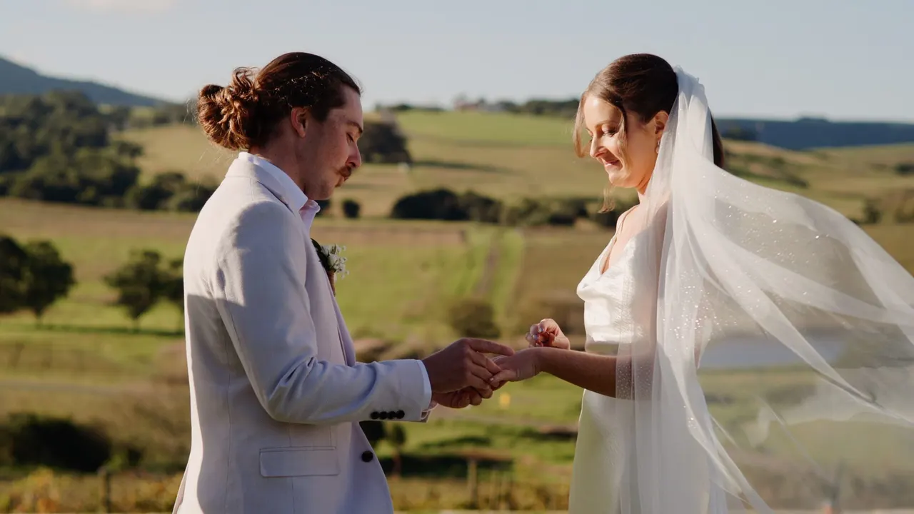Ali & Matt at Crooked River Wines, Gerringong, wedding film frame 21