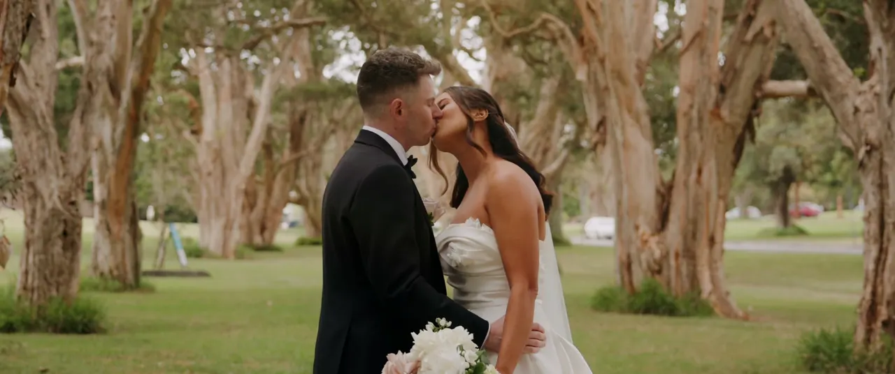 Jannet & James at Paperbark Grove, Centennial Park, wedding film frame 3